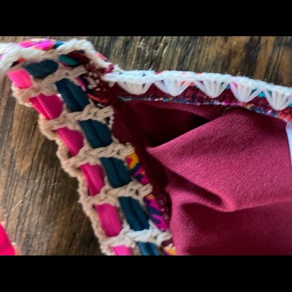 3/$15 🥳 Xhilaration floral embroidered triangle bikini top - Picture 11 of 12